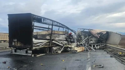 Bulgaristan’ın başkenti Sofya yakınlarında meydana gelen korkunç trafik kazası tüm