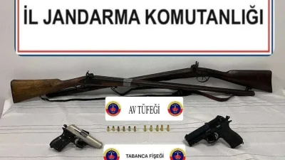 Burdur İl Jandarma Komutanlığı ekipleri tarafından düzenlenen eş zamanlı operasyonlarda