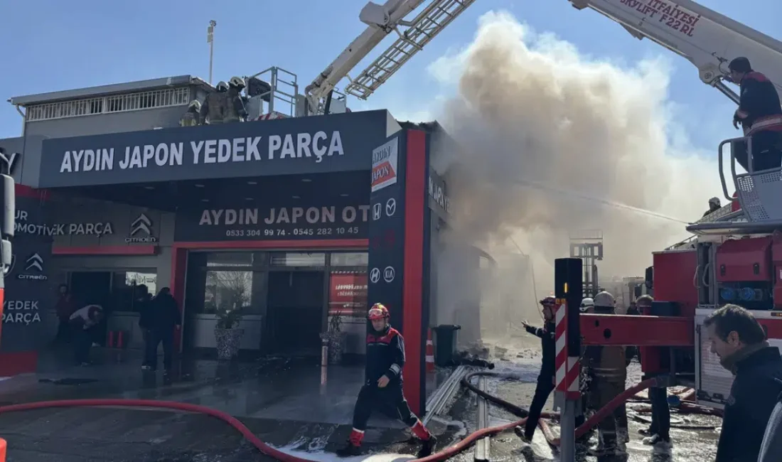 İzmir’in Buca ilçesinde bir otomobil yedek parça dükkanının çatısında başlayan