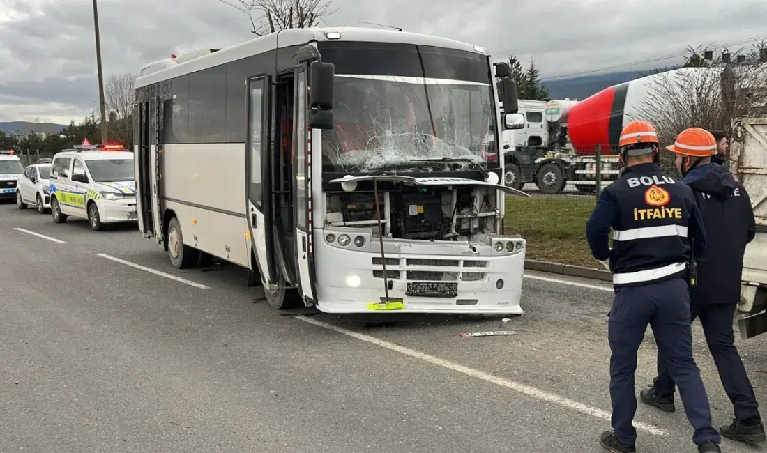 Bolu’da sabah saatlerinde meydana gelen ve üç aracın birbirine girdiği