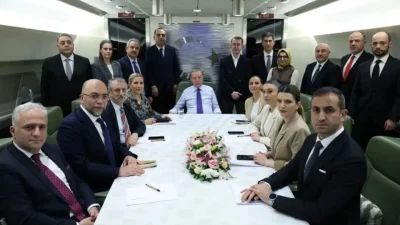 Etiyopya ziyareti dönüşünde uçakta gazetecilerin sorularını yanıtlayan Cumhurbaşkanı Recep Tayyip