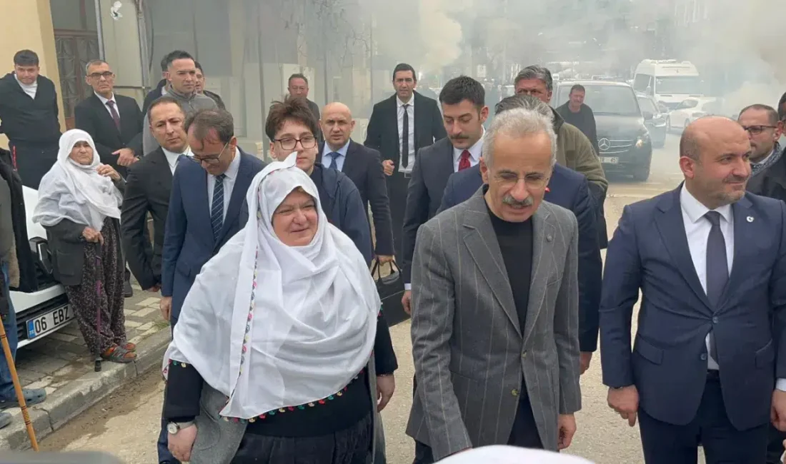 Ulaştırma ve Altyapı Bakanı Abdulkadir Uraloğlu, Eskişehir’de yapımı devam eden