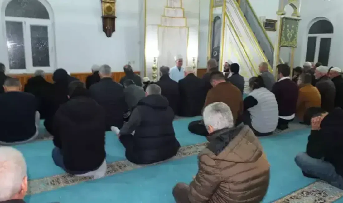 Balıkesir’in Burhaniye ilçesinde akşam ezanının merkezi ezan sistemi üzerinden tam