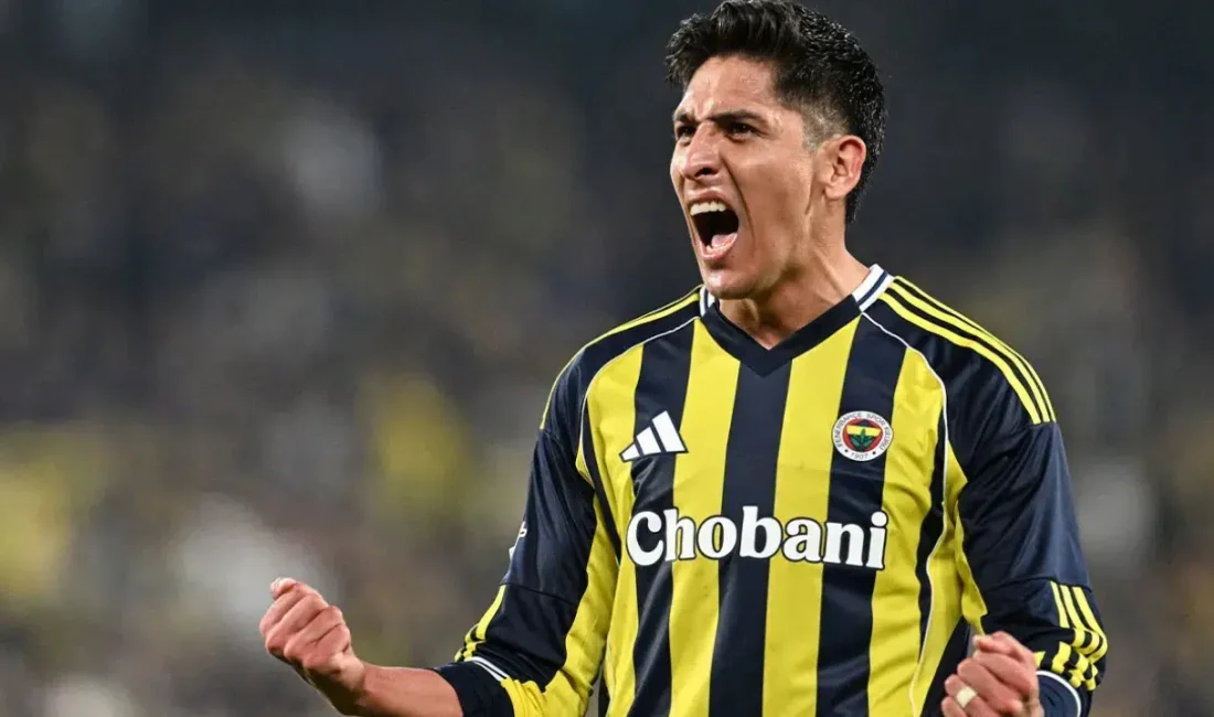 Meksikalı yıldız futbolcu Edson Alvarez, Hollanda’da gerçekleştirdiği operasyonun ardından zorunlu