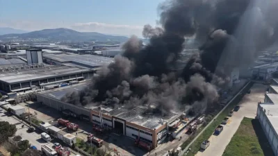 Manisa’nın Akhisar ilçesinde bulunan Organize Sanayi Bölgesi’ndeki bir şekerleme fabrikasında