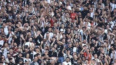 Beşiktaş yönetimi, siyah-beyazlı taraftarların yoğun talebi üzerine harekete geçerek Göztepe