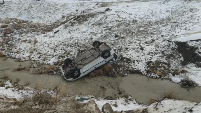 Van’ın Edremit ilçesinde seyir halindeki bir otomobilin sürücüsünün direksiyon hakimiyetini