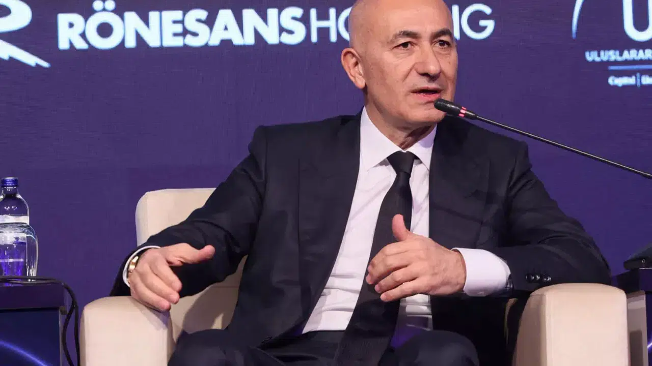 Dünyanın en prestijli ekonomi dergilerinden Forbes’un milyarderler listesinde adından sıkça