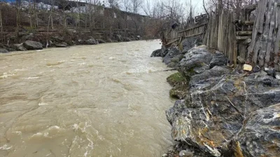 Isparta’nın Aksu ilçesinde Karacahisar Deresi içerisinde hareketsiz bir kişinin olduğunu