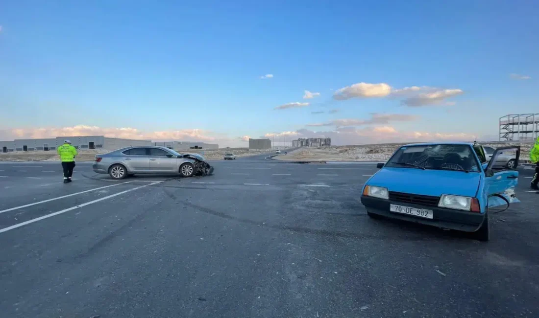 Karaman’da iki otomobilin çarpışması sonucu meydana gelen şiddetli kazada ortalık