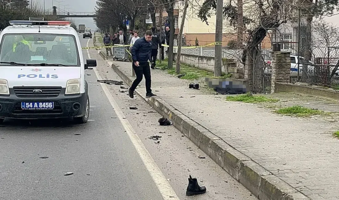 Sakarya’nın Pamukova ilçesinde yolun karşısına geçmeye çalışan anne ve kızına