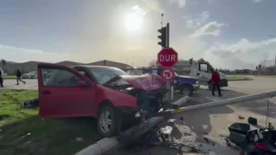 Amasya’da otomobil ile hafif ticari aracın çarpışması sonucu meydana gelen