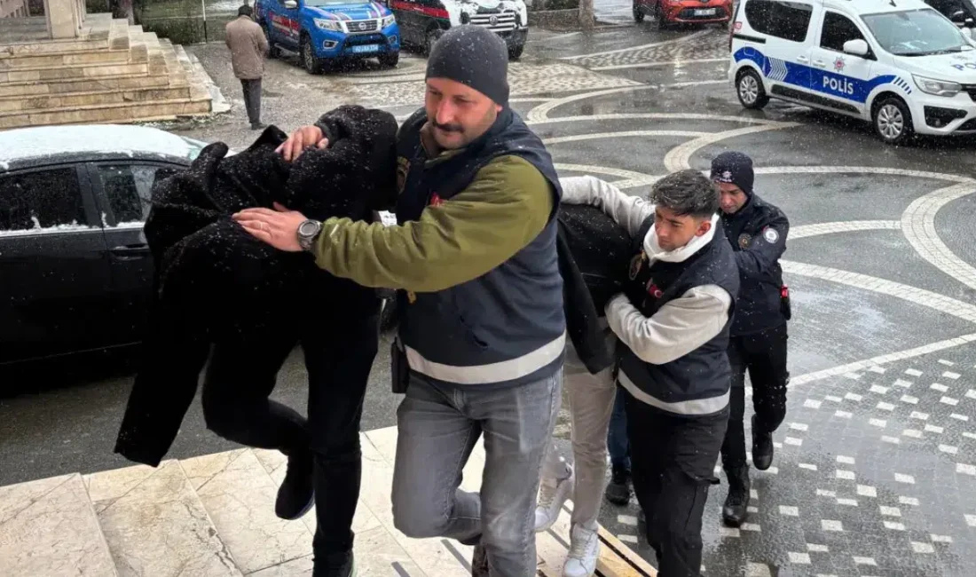 Konya’nın Akşehir ilçesinde piyasaya sahte altın sürerek vatandaşları ve esnafı