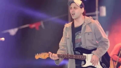 Rock müziğin sevilen ismi Kaan Tangöze, yıllardır üzerinden çıkarmadığı ve