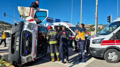 Bodrum’da hasta nakli gerçekleştiren bir ambulansın önüne çıkan cipe çarpmamak