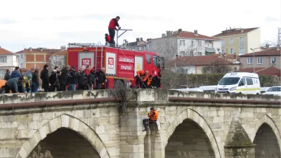 Kırklareli’nin Lüleburgaz ilçesinde dere yatağında hareketsiz yatan bir kişinin bulunması