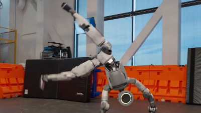 Hyundai Motor’un geliştirdiği insansı robot Atlas, yayınlanan son videosunda sergilediği