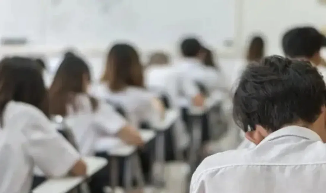 Sağlık Bakanı Kemal Memişoğlu, 12-18 yaş grubundaki gençleri hedef alan