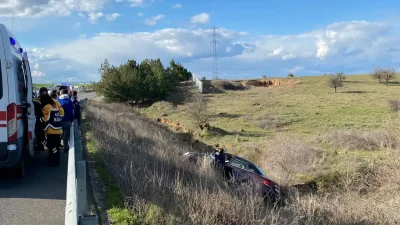 Edirne’nin İpsala ilçesinde akşam saatlerinde meydana gelen trafik kazasında kontrolden