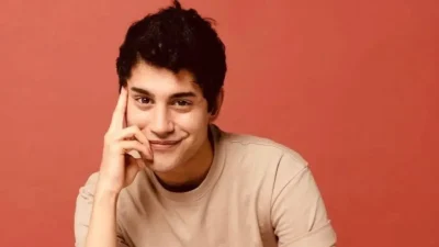 Duy Beni dizisiyle geniş bir hayran kitlesine ulaşan 27 yaşındaki