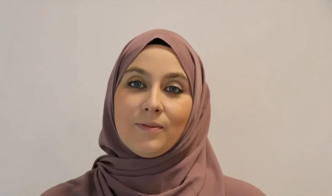 Fransa’da yaşayan ve 14 yıl önce İslamiyet ile şereflenen Adeline,