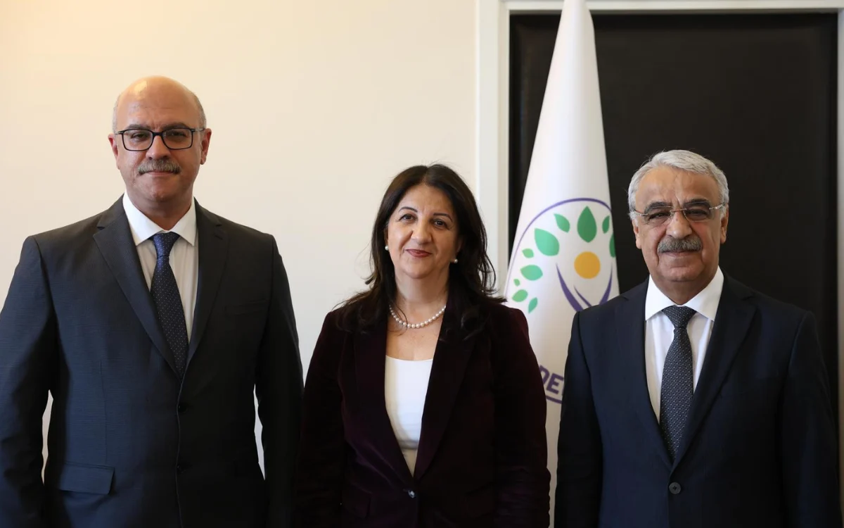 Türkiye’nin siyaset gündeminde hareketli saatler yaşanırken DEM Parti heyetinin yarın