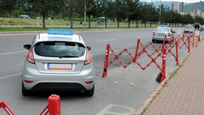 Milyonlarca sürücü adayını yakından ilgilendiren kritik bir gelişme yaşandı. Kamu