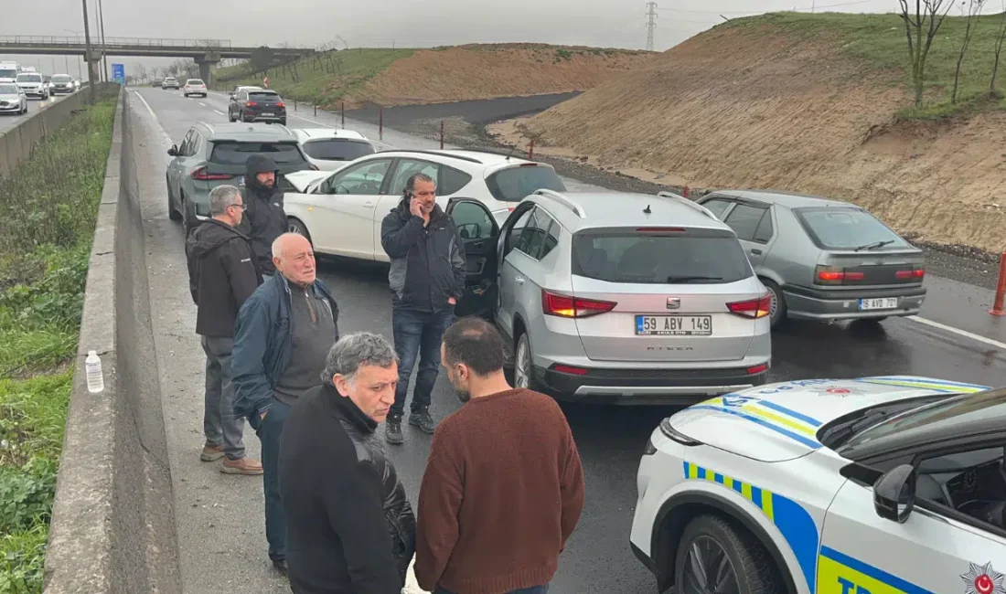 Tekirdağ’ın Çorlu ilçesinde akşam saatlerinde meydana gelen ve dört aracın