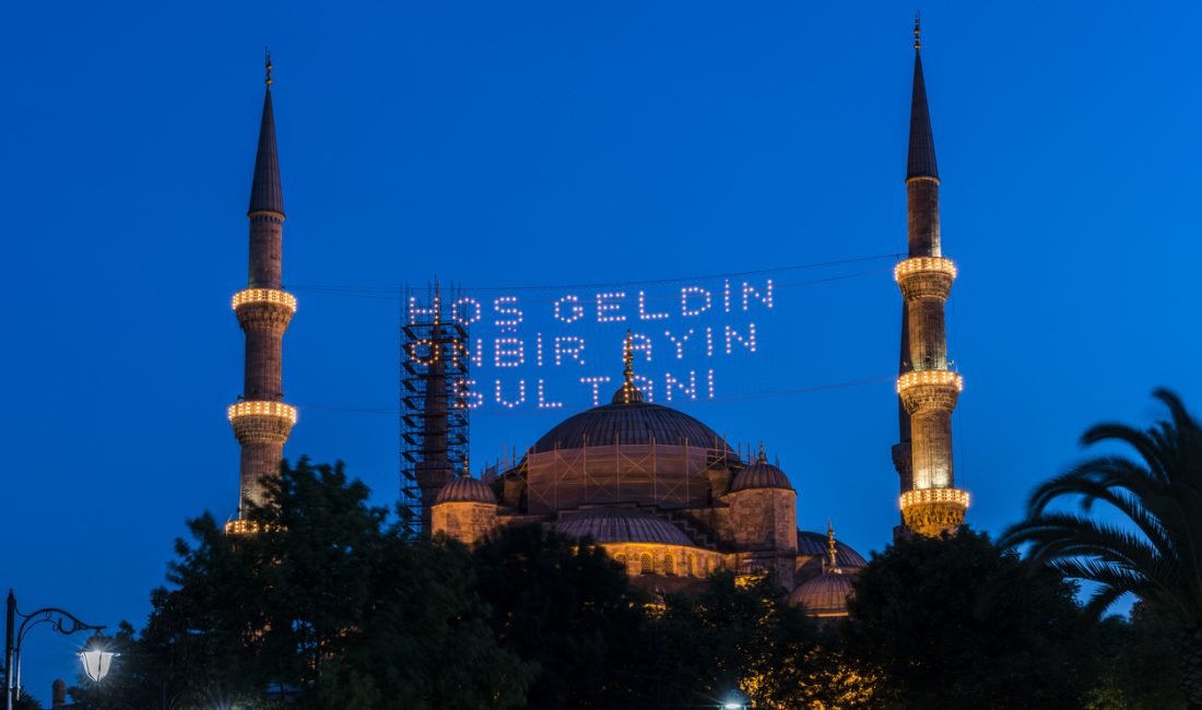 On bir ayın sultanı Ramazan ayının üçüncü gününde milyonlarca vatandaş