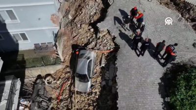 İzmir’de etkili olan şiddetli sağanak yağışın ardından Menemen ilçesinde bir