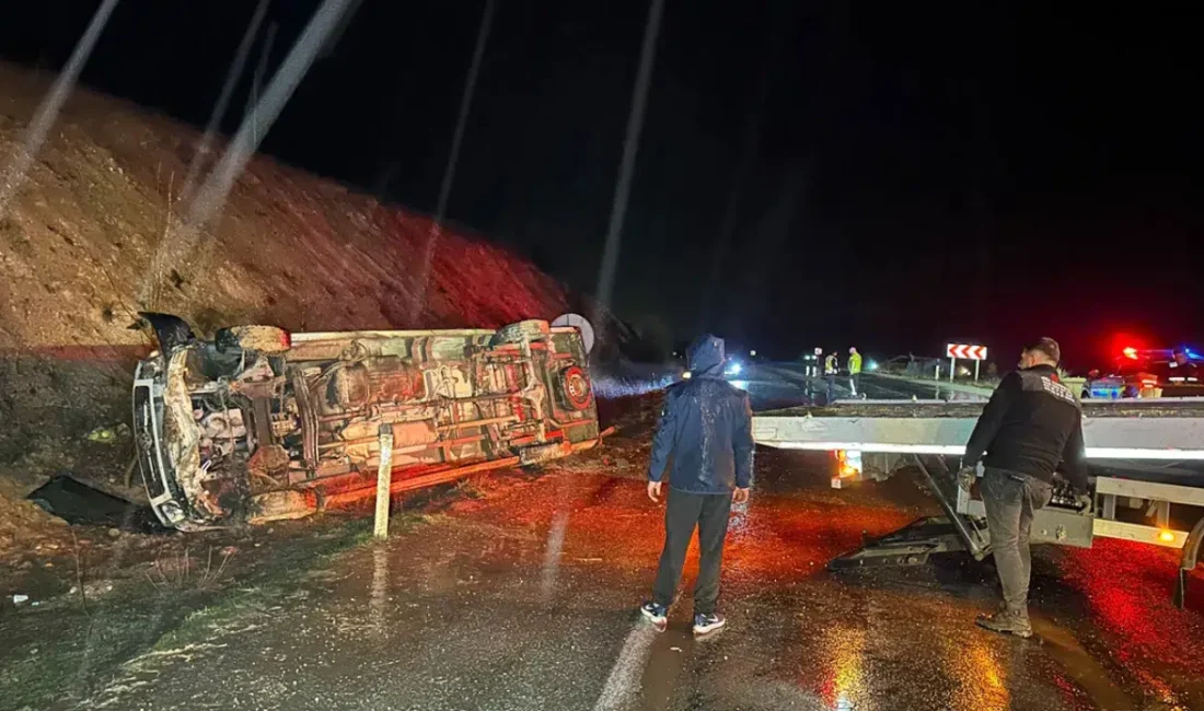 Uşak’ta sabah saatlerinde meydana gelen feci kazada kontrolden çıkarak karşı