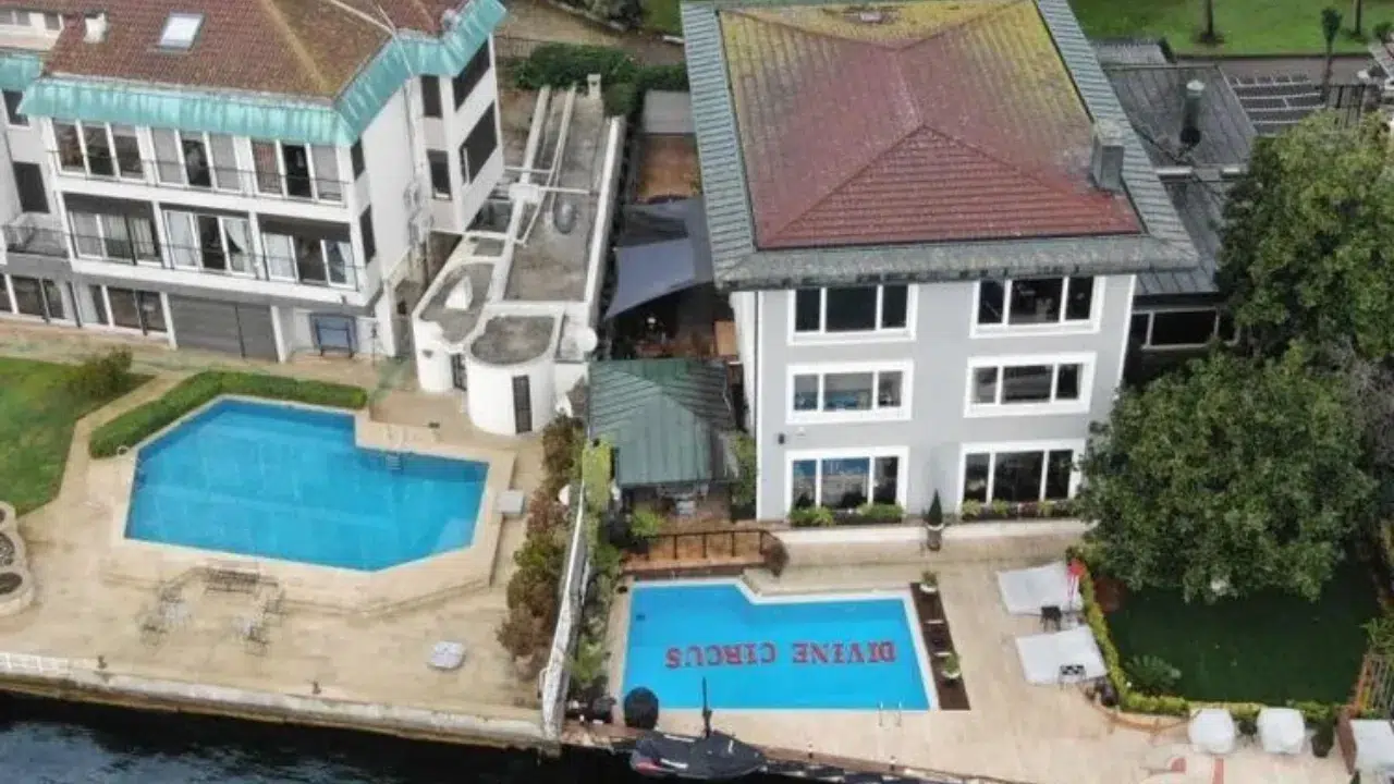 Ünlü iş insanı Kasım Garipoğlu’nun yalısında görev yapan personel hakkında