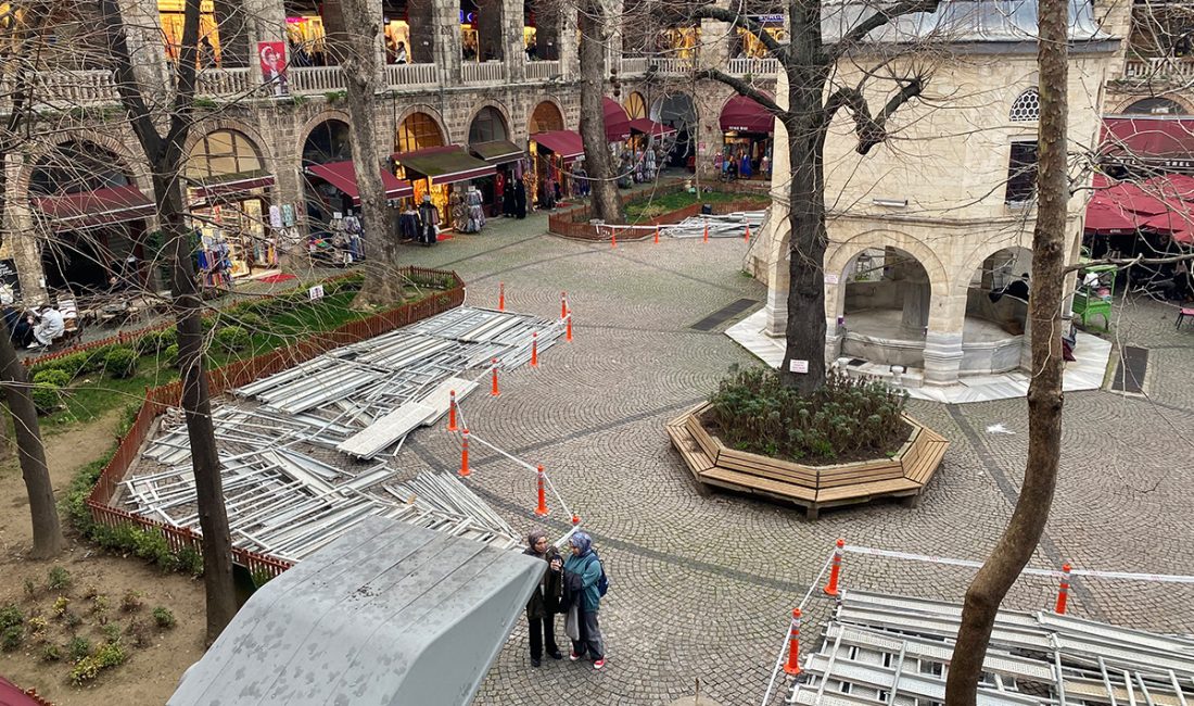 Bursa’nın kalbi Koza Han’da işletmeleri ve turistleri yakından ilgilendiren masa