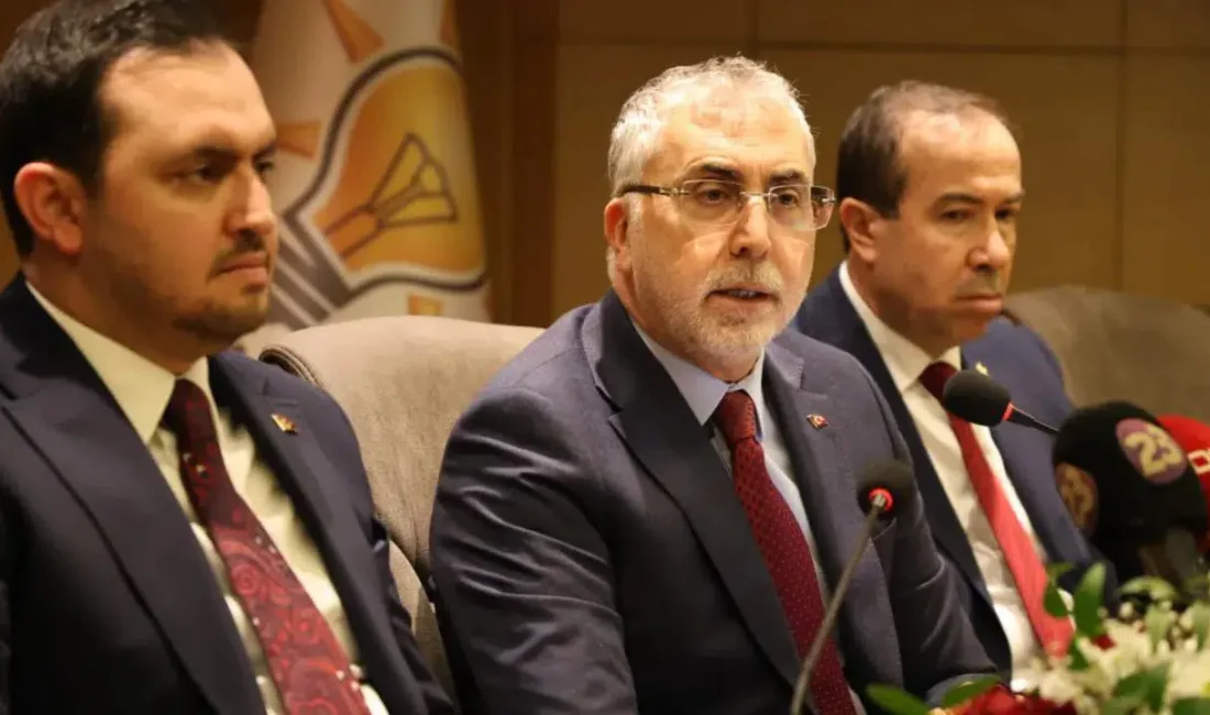 Çalışma ve Sosyal Güvenlik Bakanı Vedat Işıkhan, Elazığ’da katıldığı programda