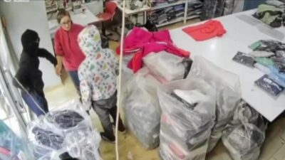 Tekirdağ’ın Çorlu ilçesinde, dükkanına giren kar maskeli iki gaspçıyı tokatlayarak