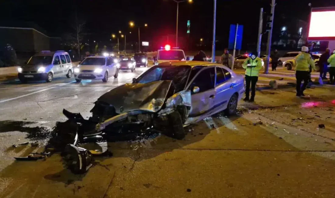 Karaman’da emniyet güçlerinin “dur” ihtarına uymayarak kaçmaya çalışan bir otomobil,