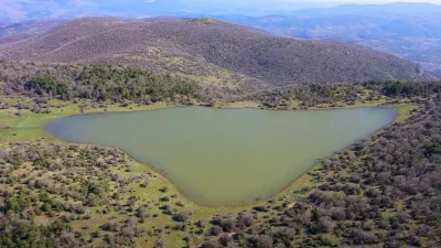 Manisa’nın Saruhanlı ilçesinde kuraklık nedeniyle tamamen kuruyan bin 40 rakımlı