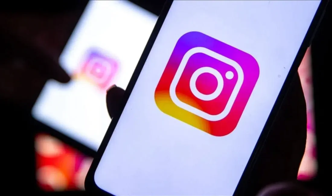 Rusya’nın başkenti Moskova’da bir internet sitesi sahibi, platformda Instagram logosuna