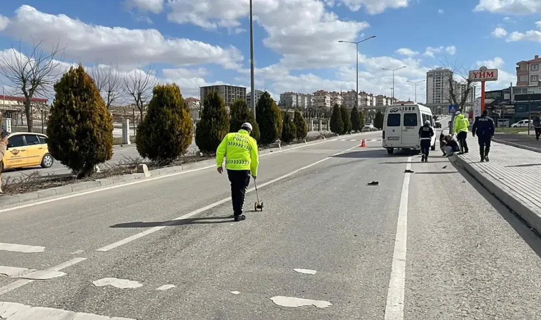 Karaman’da yolun karşısına geçmeye çalıştığı sırada bir minibüsün çarpması sonucu