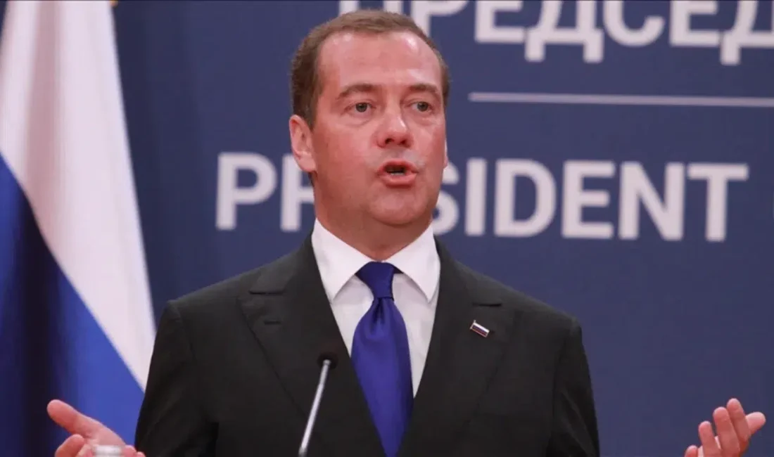 Rusya Güvenlik Konseyi Başkan Yardımcısı Dmitriy Medvedev, İran topraklarına yönelik