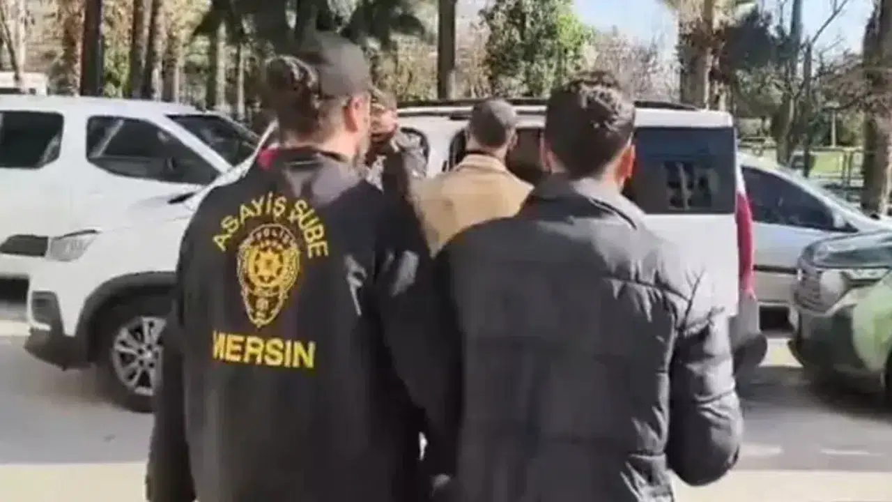 Mersin’de akılalmaz bir dolandırıcılık yöntemine başvuran ve kendilerini emniyet mensubu