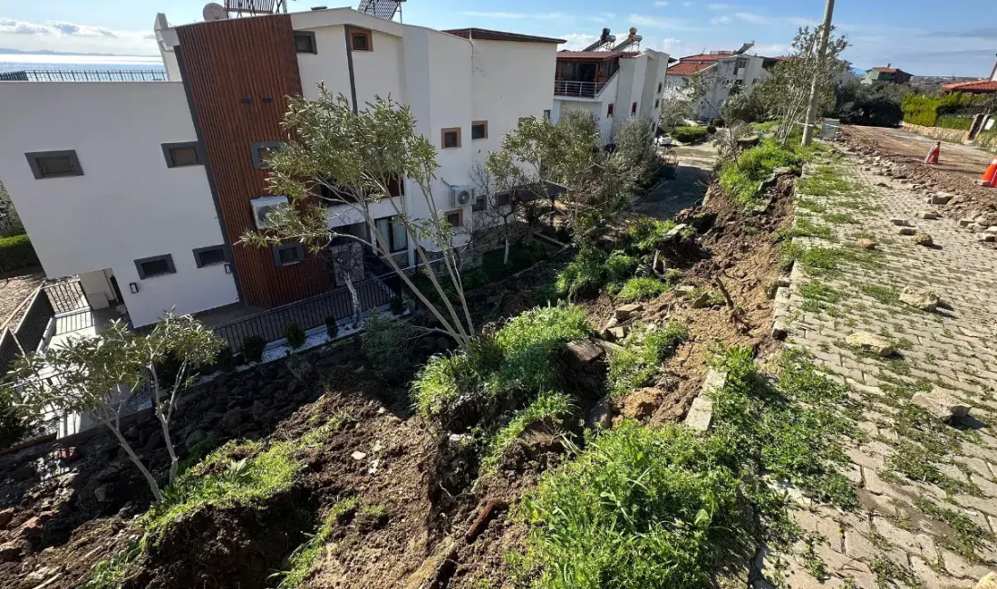Çanakkale’nin Ayvacık ilçesine bağlı Küçükkuyu beldesinde aniden bastıran şiddetli sağanak