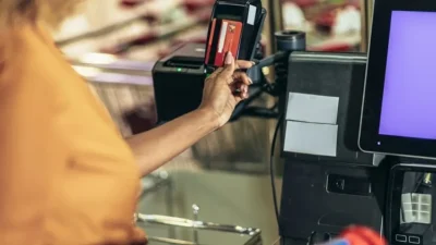 Mağazalarda indirim kazanmak veya kampanyalardan yararlanmak için telefon numarası paylaşma