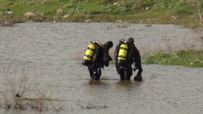 Manisa’nın Yunusemre ilçesinde arkadaşıyla birlikte geceyi gölet kenarında geçiren 18