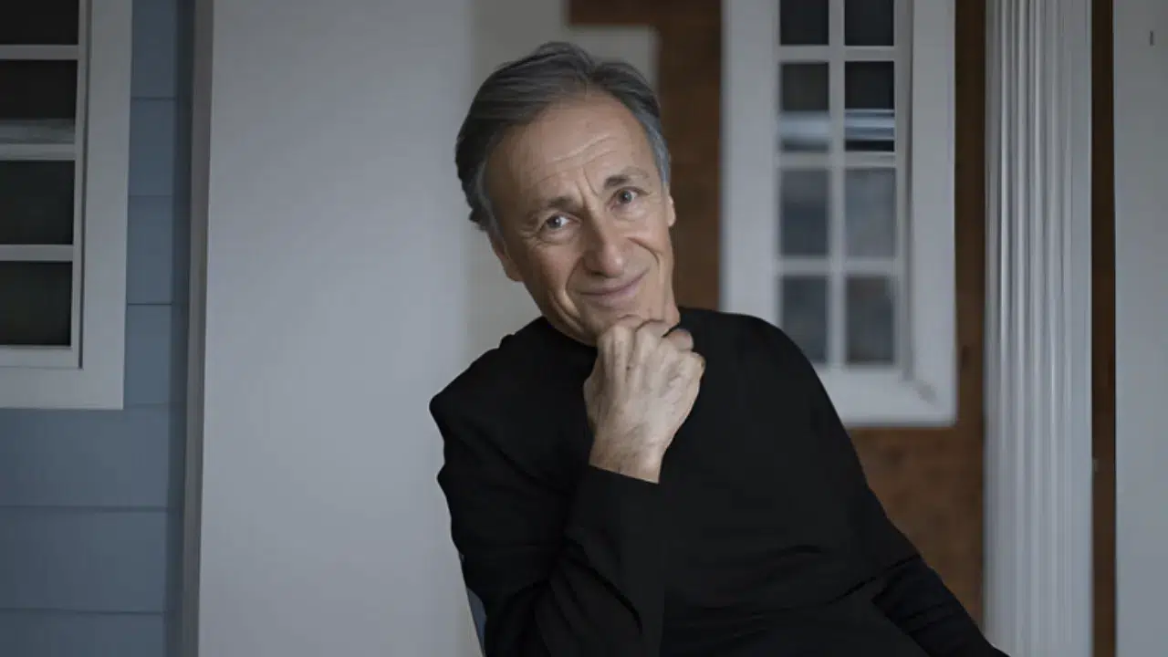 Seksenler dizisinde canlandırdığı Muzaffer karakteriyle milyonların sevgisini kazanan usta sanatçı