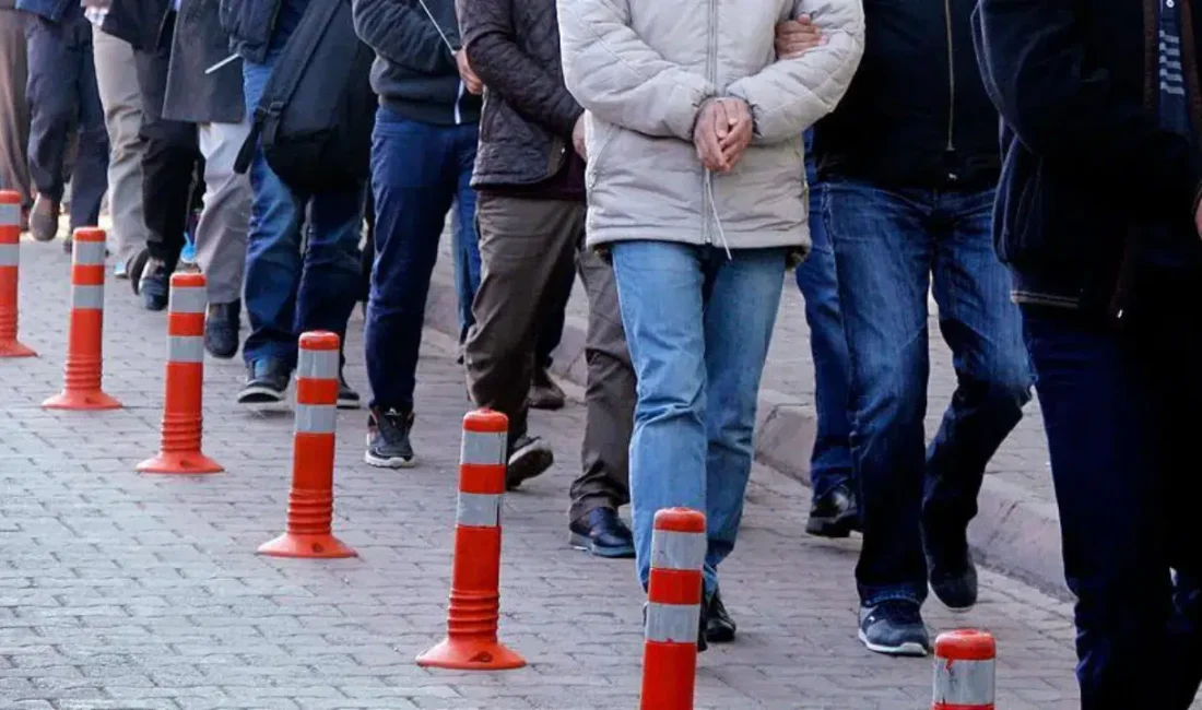 Samsun’da zehir tacirlerine yönelik düzenlenen büyük operasyonda çok sayıda uyuşturucu