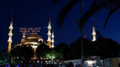 Ramazan ayının huzur dolu atmosferine girmeye hazırlanan İzmir’de vatandaşlar ilk