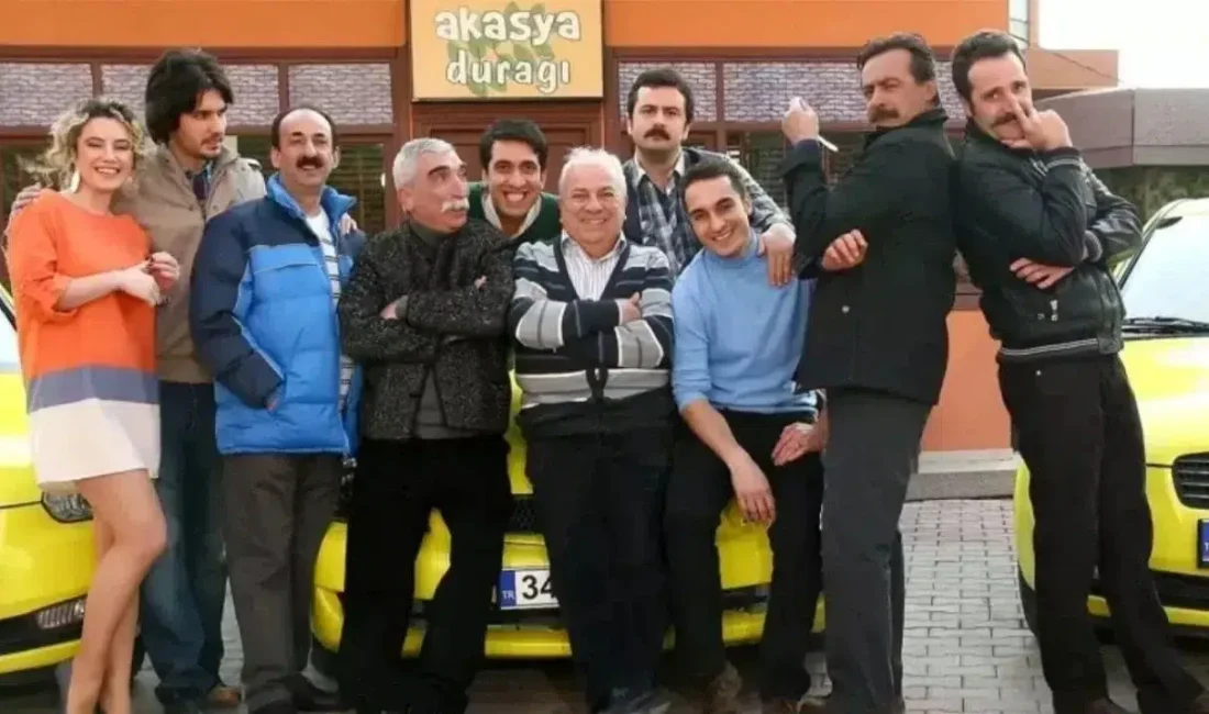Türk televizyon tarihinin efsane projeleri arasında gösterilen Akasya Durağı dizisinin