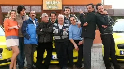 Türk televizyon tarihine damga vuran efsane dizi Akasya Durağı’nın yeniden