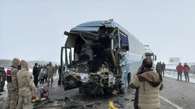 Erzurum-Aşkale kara yolunda sabah saatlerinde 27 kişinin yaralandığı bölgede korkunç